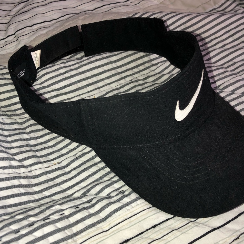 Nike dri-fit visor